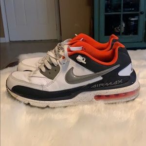 Size 9.5 men’s Nike AirMax 2012